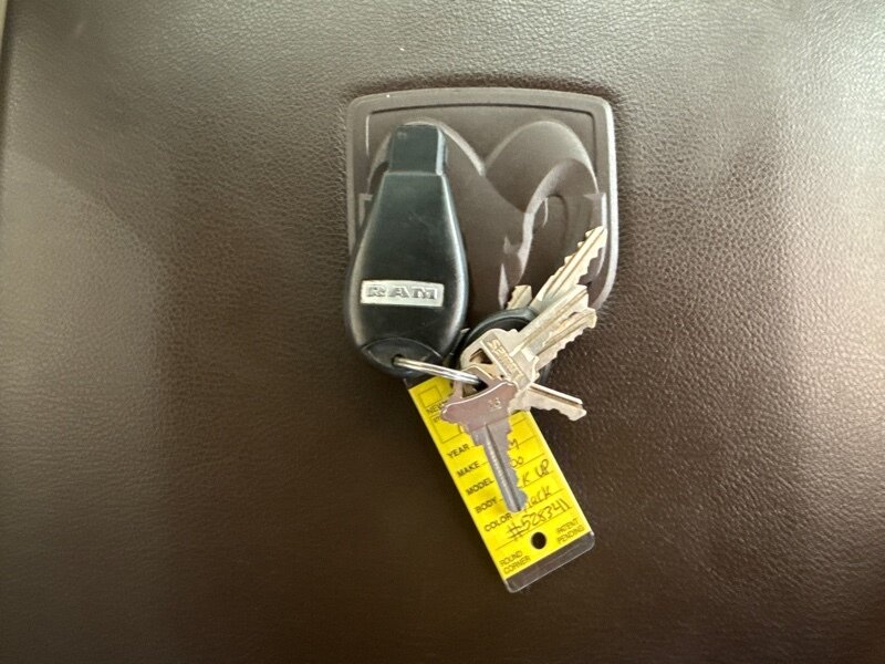 2011 RAM 1500 Laramie - Photo 34 - Arlington, TX 76011