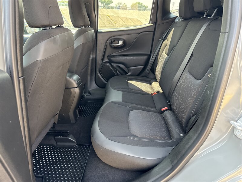 2023 Jeep Renegade Latitude - Photo 18 - Arlington, TX 76011