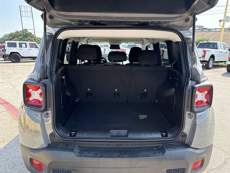 2023 Jeep Renegade Latitude - Photo 7 - Arlington, TX 76011