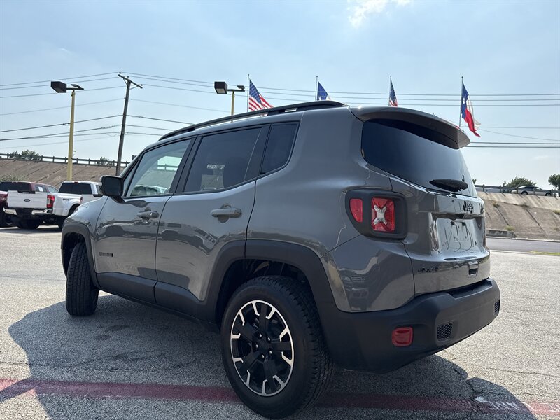 2023 Jeep Renegade Latitude - Photo 9 - Arlington, TX 76011