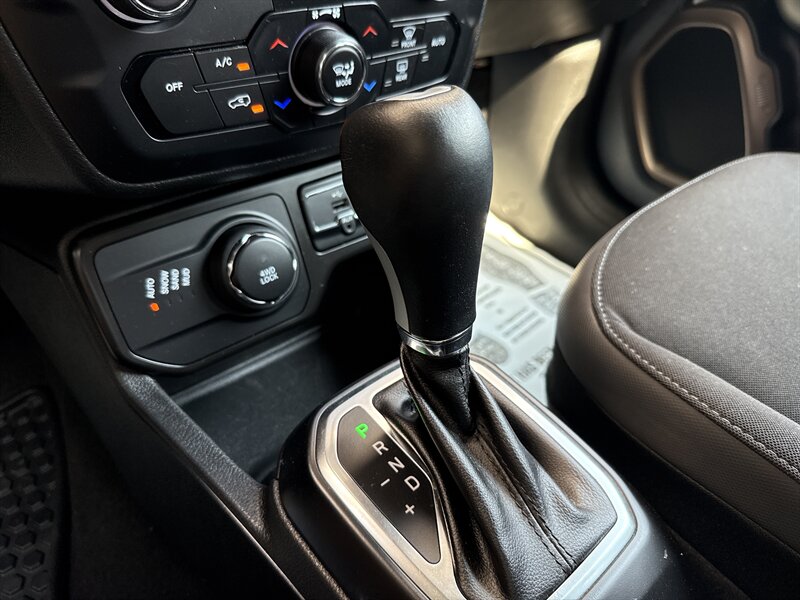 2023 Jeep Renegade Latitude - Photo 27 - Arlington, TX 76011