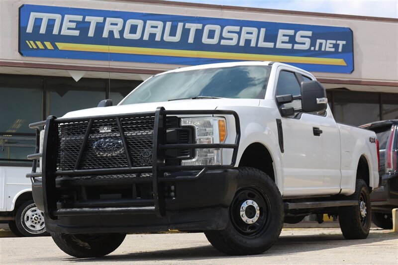 2017 Ford F-250 XL   - Photo 1 - Arlington, TX 76011