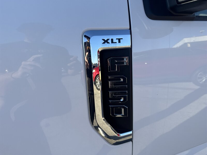 2022 Ford F-250 XLT - Photo 11 - Arlington, TX 76011