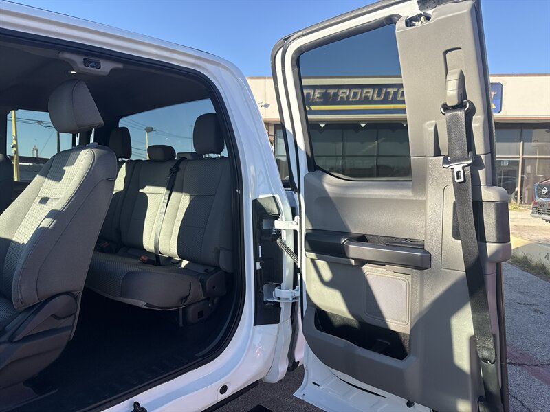 2022 Ford F-250 XLT - Photo 15 - Arlington, TX 76011