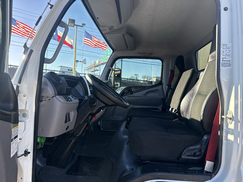 2021 Mitsubishi Fuso FE180 FE - Photo 16 - Arlington, TX 76011