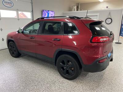 2017 Jeep Cherokee Altitude 4x4 V6 Tow Pkg AND N/C Factory Ext. Warr   - Photo 5 - Coombs, BC V0R 1M0