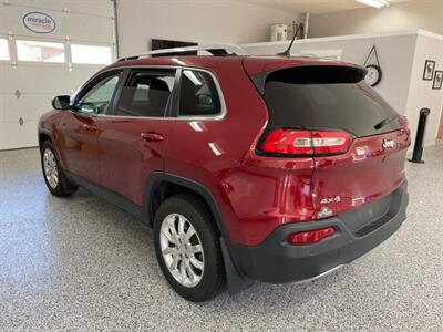 2015 Jeep Cherokee Limited 4x4 Fully Loaded Sunroof Leather Blind Spo   - Photo 10 - Coombs, BC V0R 1M0