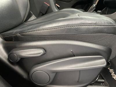 2015 Jeep Cherokee Limited 4x4 Fully Loaded Sunroof Leather Blind Spo   - Photo 28 - Coombs, BC V0R 1M0