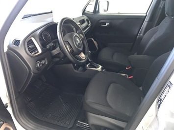 2015 Jeep Renegade Latitude 4x4 Backup Cam/Blind Spot/Heated Seats   - Photo 3 - Coombs, BC V0R 1M0