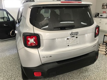 2015 Jeep Renegade Latitude 4x4 Backup Cam/Blind Spot/Heated Seats   - Photo 22 - Coombs, BC V0R 1M0