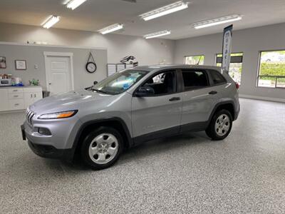 2015 Jeep Cherokee 4x2 Sport with V6 Trailer Tow, Backup Camera   - Photo 1 - Coombs, BC V0R 1M0