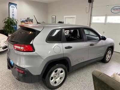 2015 Jeep Cherokee 4x2 Sport with V6 Trailer Tow, Backup Camera   - Photo 12 - Coombs, BC V0R 1M0