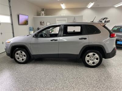 2015 Jeep Cherokee 4x2 Sport with V6 Trailer Tow, Backup Camera   - Photo 6 - Coombs, BC V0R 1M0