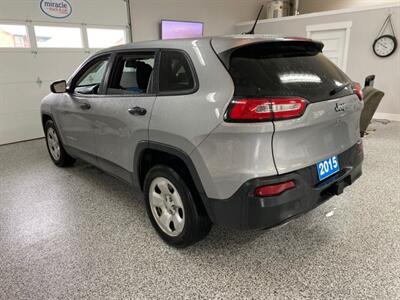 2015 Jeep Cherokee 4x2 Sport with V6 Trailer Tow, Backup Camera   - Photo 7 - Coombs, BC V0R 1M0