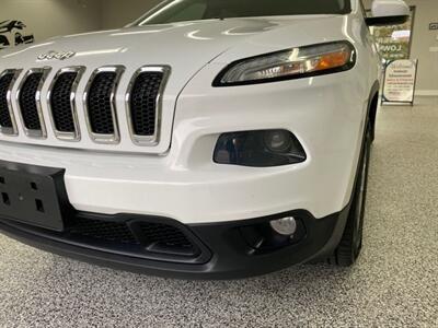 2014 Jeep Cherokee Latitude 4x4 V6 Panoramic Roof New Tires New Brake   - Photo 13 - Coombs, BC V0R 1M0