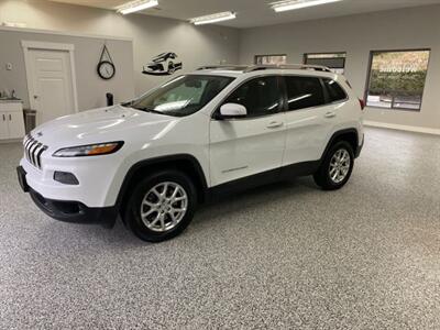 2014 Jeep Cherokee Latitude 4x4 V6 Panoramic Roof New Tires New Brake   - Photo 1 - Coombs, BC V0R 1M0