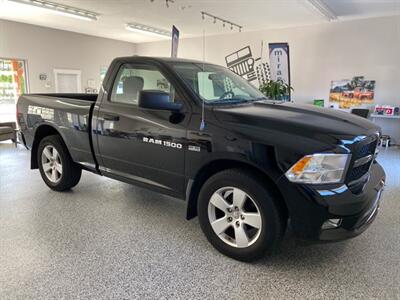 2012 RAM 1500 Express 4x2 only 48700 kms Hemi V8 Power Group A/C   - Photo 4 - Coombs, BC V0R 1M0