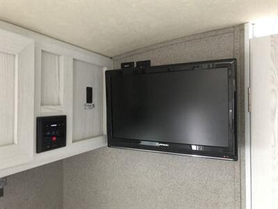 2018 Rockwood Geo Pro 19 feet Queen Size Heated Murphy Bed   - Photo 4 - Coombs, BC V0R 1M0