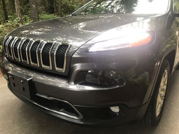 2015 Jeep Cherokee Limited  4x4 v6 with roof and Nav - Photo 4 - Coombs, BC V0R 1M0