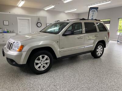 2008 Jeep Grand Cherokee Laredo 4x4 Turbo Diesel Navi Roof with182000 kms   - Photo 1 - Coombs, BC V0R 1M0