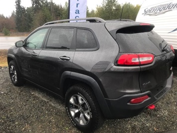 2017 Jeep Cherokee Trailhawk   - Photo 4 - Coombs, BC V0R 1M0