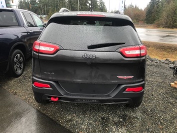 2017 Jeep Cherokee Trailhawk   - Photo 24 - Coombs, BC V0R 1M0