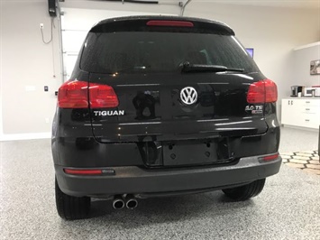 2017 Volkswagen Tiguan Wolfsburg Edition 4Motion AWD fully appointed   - Photo 4 - Coombs, BC V0R 1M0