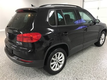 2017 Volkswagen Tiguan Wolfsburg Edition 4Motion AWD fully appointed   - Photo 13 - Coombs, BC V0R 1M0