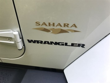 2015 Jeep Wrangler Sahara  with Auto, hardtop, navigation - Photo 5 - Coombs, BC V0R 1M0