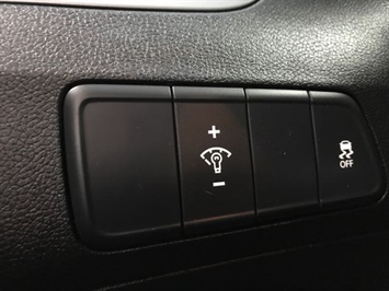 2015 Hyundai Elantra SE- Heated Front Seats and Bluetooth   - Photo 12 - Coombs, BC V0R 1M0
