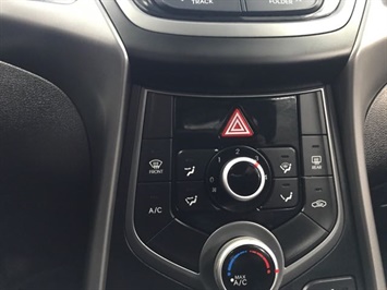 2015 Hyundai Elantra SE- Heated Front Seats and Bluetooth   - Photo 15 - Coombs, BC V0R 1M0