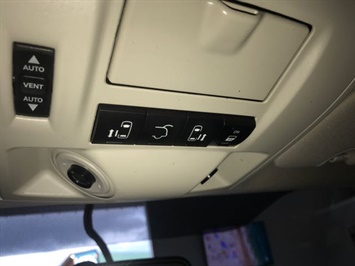 2012 Chrysler Town & Country Touring-Navigation, power dual sliding doors and l  Power Doors and Liftgate - Photo 26 - Coombs, BC V0R 1M0