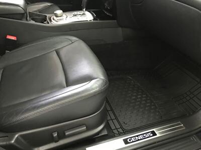 2013 Hyundai Genesis 5.0L R-Spec Leather, Sunroof, Lane Departure   - Photo 7 - Coombs, BC V0R 1M0