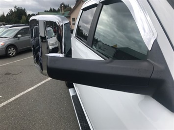 2017 RAM 1500 Big Horn  Crew Cab 4x4 with 6.3 foot box - Photo 11 - Coombs, BC V0R 1M0