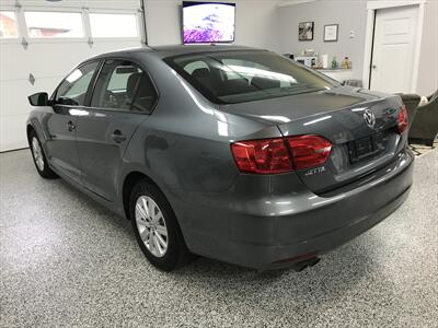 2011 Volkswagen Jetta Comfortline Auto, Power Sunroof, Heated seats   - Photo 20 - Coombs, BC V0R 1M0