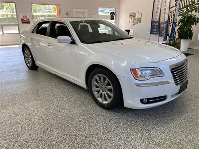 2013 Chrysler 300 Series V6 with Panoramic Roof and Heated Leather Seats   - Photo 13 - Coombs, BC V0R 1M0