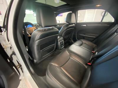 2013 Chrysler 300 Series V6 with Panoramic Roof and Heated Leather Seats   - Photo 23 - Coombs, BC V0R 1M0
