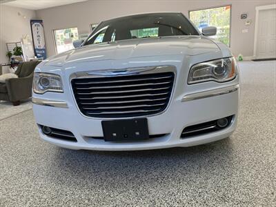 2013 Chrysler 300 Series V6 with Panoramic Roof and Heated Leather Seats   - Photo 16 - Coombs, BC V0R 1M0