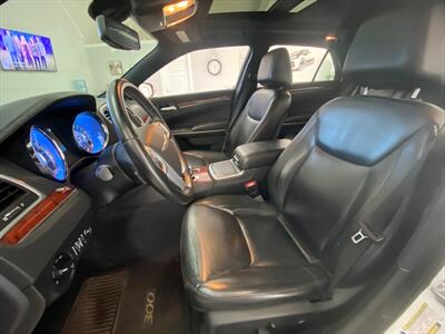 2013 Chrysler 300 Series V6 with Panoramic Roof and Heated Leather Seats   - Photo 17 - Coombs, BC V0R 1M0