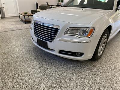 2013 Chrysler 300 Series V6 with Panoramic Roof and Heated Leather Seats   - Photo 15 - Coombs, BC V0R 1M0