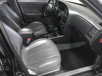 2004 Hyundai Elantra GT 5 door Hatch Auto One Owner Leather, Sunroof   - Photo 2 - Coombs, BC V0R 1M0