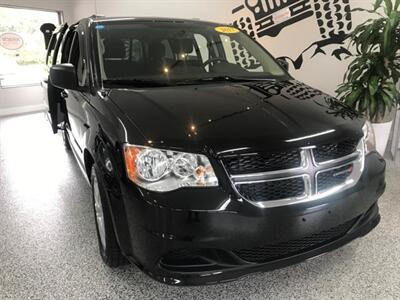 2017 Dodge Grand Caravan SXT Full StowNGo Rear DVD only 8500 kms Ext Warr   - Photo 31 - Coombs, BC V0R 1M0