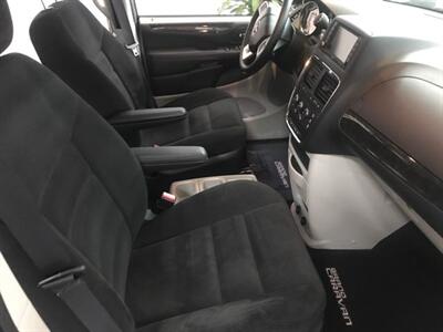 2017 Dodge Grand Caravan SXT Full StowNGo Rear DVD only 8500 kms Ext Warr   - Photo 33 - Coombs, BC V0R 1M0