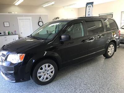 2017 Dodge Grand Caravan SXT Full StowNGo Rear DVD only 8500 kms Ext Warr   - Photo 16 - Coombs, BC V0R 1M0