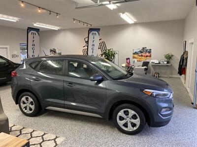 2017 Hyundai Tucson SE only 30800 kms heated seats and back up Camera   - Photo 17 - Coombs, BC V0R 1M0