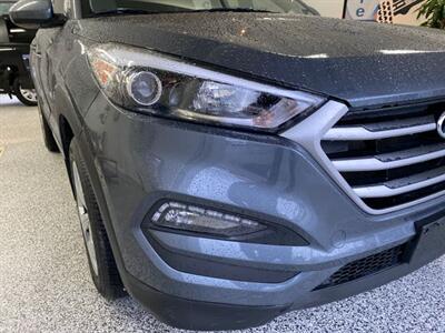 2017 Hyundai Tucson SE only 30800 kms heated seats and back up Camera   - Photo 15 - Coombs, BC V0R 1M0
