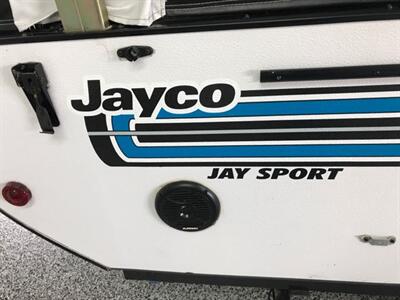 2017 Jayco Jay Sport 12SC Power Lift option Sleeps 7, We Finance Trailers   - Photo 14 - Coombs, BC V0R 1M0