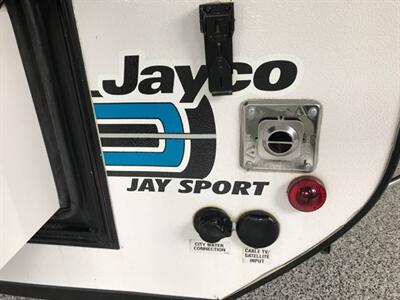 2017 Jayco Jay Sport 12SC Power Lift option Sleeps 7, We Finance Trailers   - Photo 20 - Coombs, BC V0R 1M0