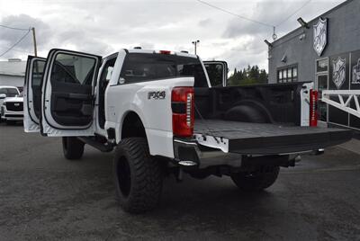 2023 Ford F-250 Lariat  LIFTED DIESEL TRUCK 4X4 LOADED - Photo 32 - Gresham, OR 97030