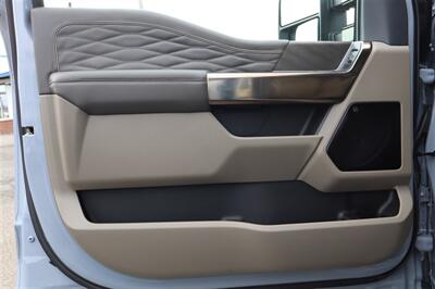 2025 Ford F-450 Super Duty PLATINUM PLUS F-450 LVLED ON 22 " FORGED RIMS AND 37 " TIRES 45 MILES LOADED - Photo 13 - Gresham, OR 97030